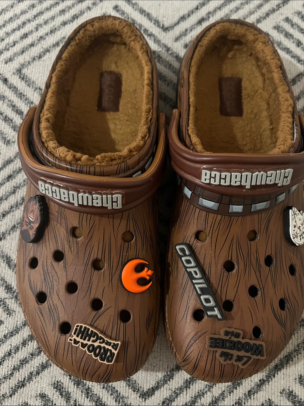 CROCS Chewbacca Brown Faux-Fur Lined Clog - Picture 4 of 8